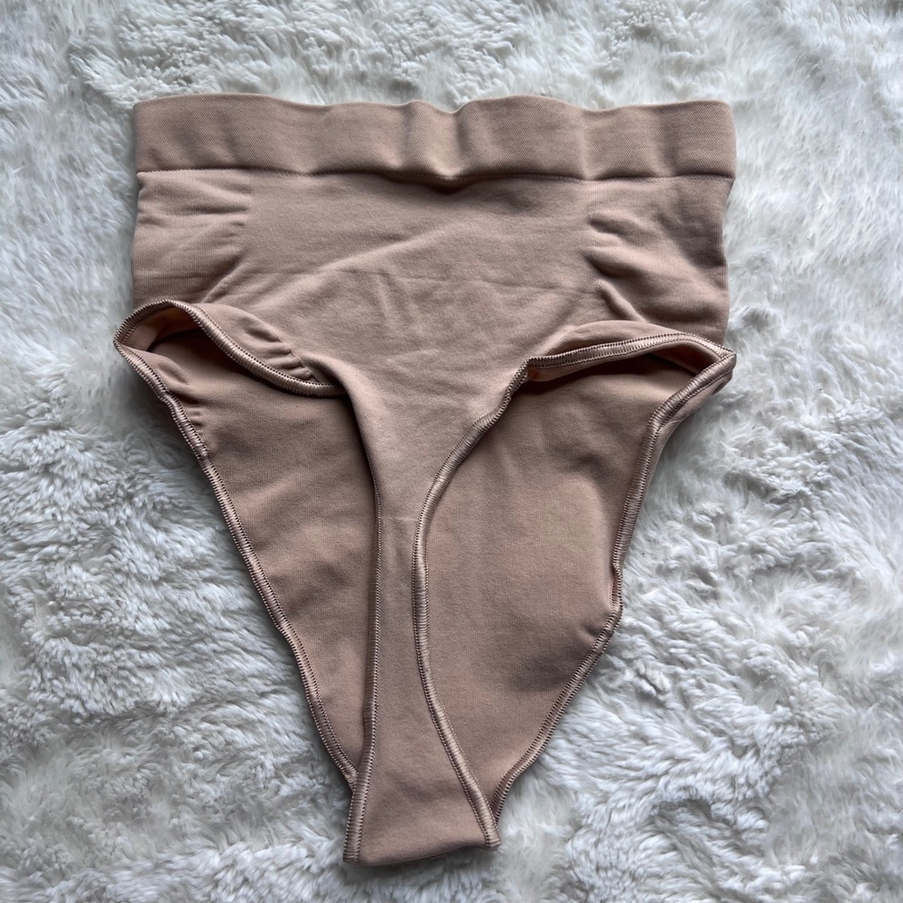 SKIMS Womens Core Control Thong Clay Nude High Waisted Shapewear Small NWOT - Picture 4 of 7